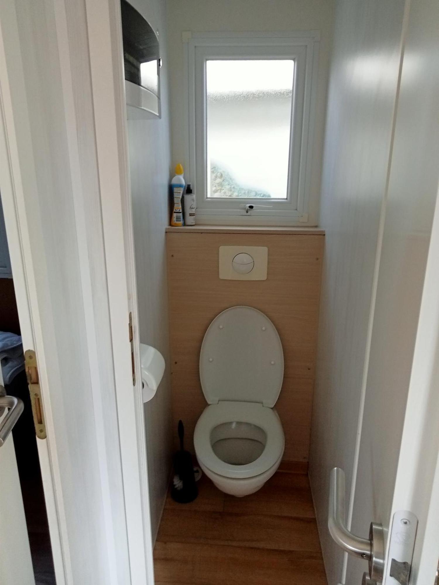 Stacaravan Bredene Met Tuin Nr 2126 Eksteriør billede